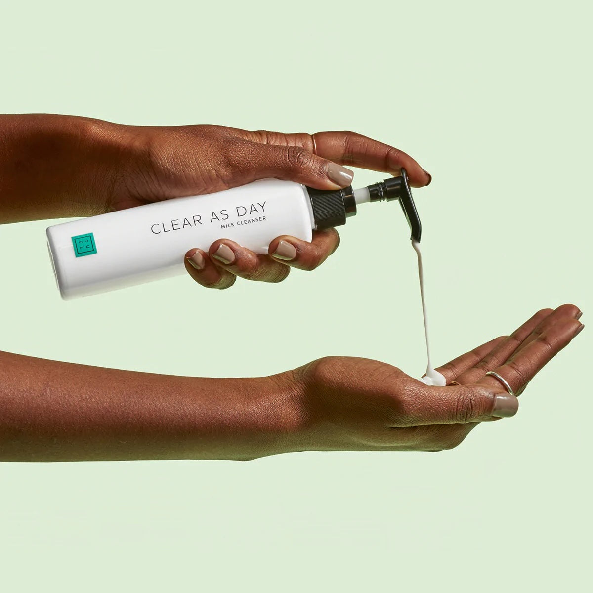 TUEL CLEAR AS DAY MILK CLEANSER