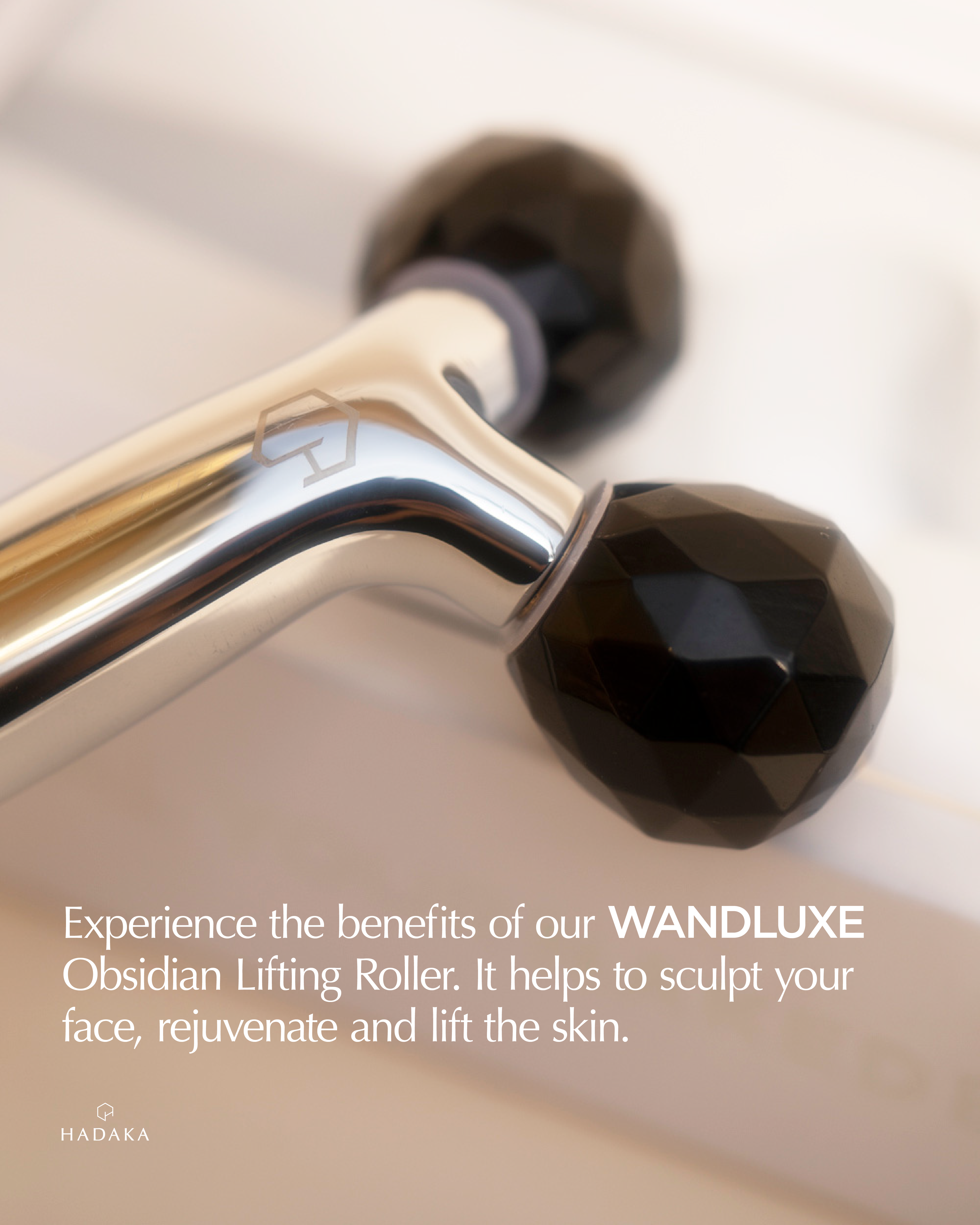 Hadaka WANDLUXE Obsidian Facial Roller